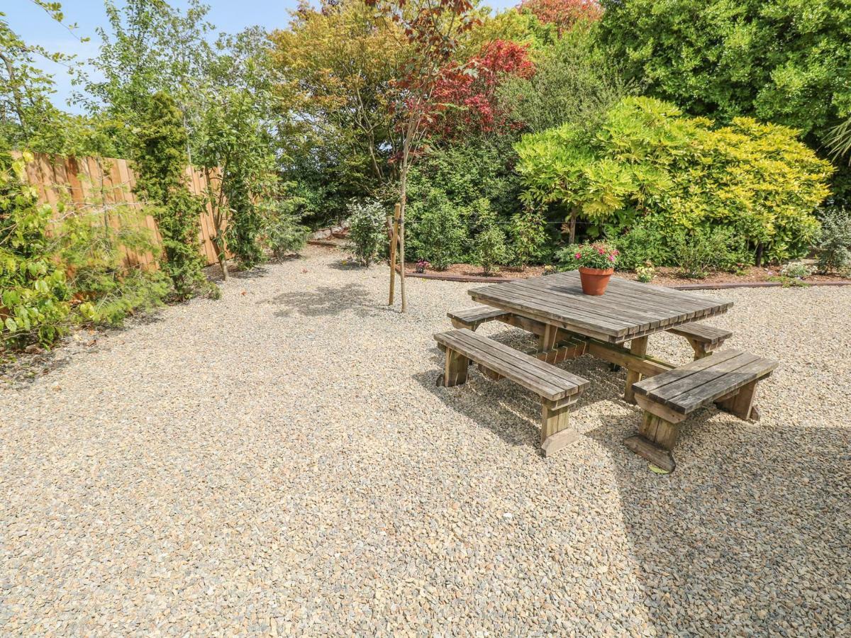 Willow Lodge Тенби Екстериор снимка